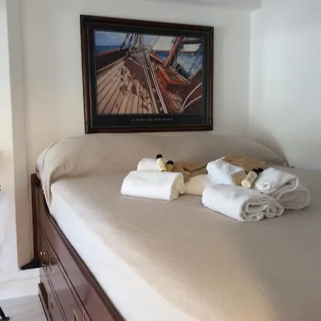 Apartment Pieds Dans L'eau A By Portofinovacanze